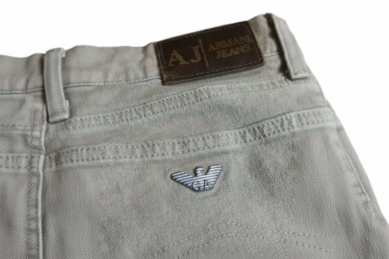 Armani Jeans L Beige – Bild 1 freigestellt