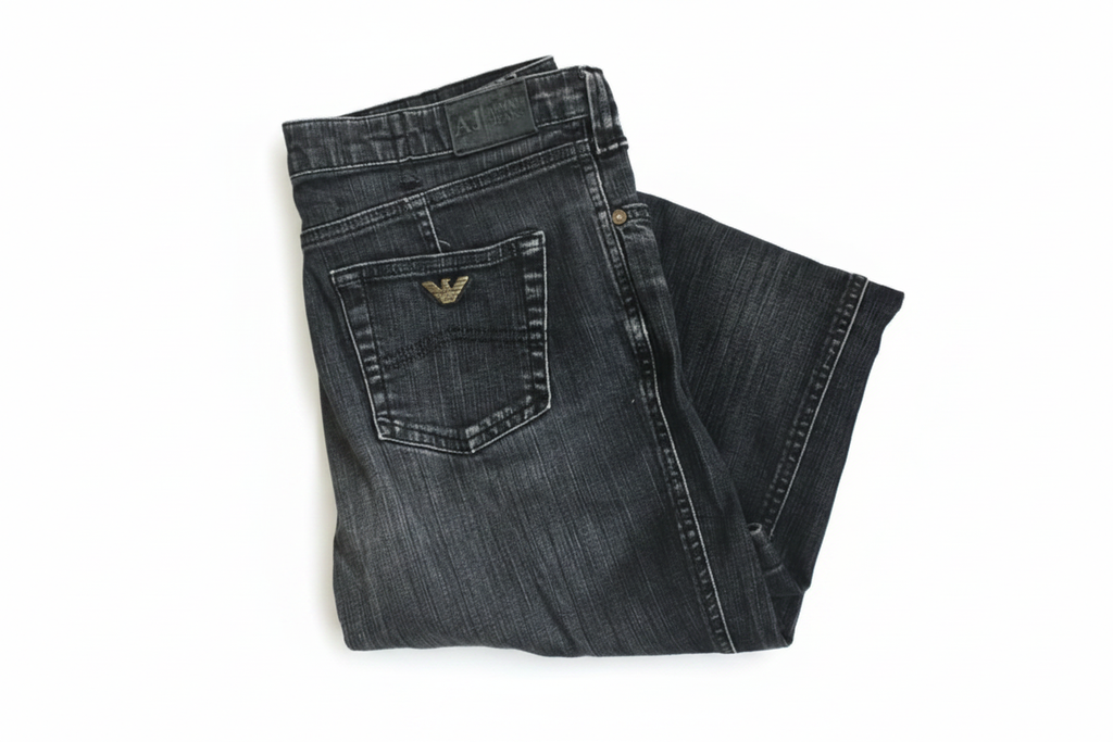Armani Jeans 31 – Bild 1 freigestellt