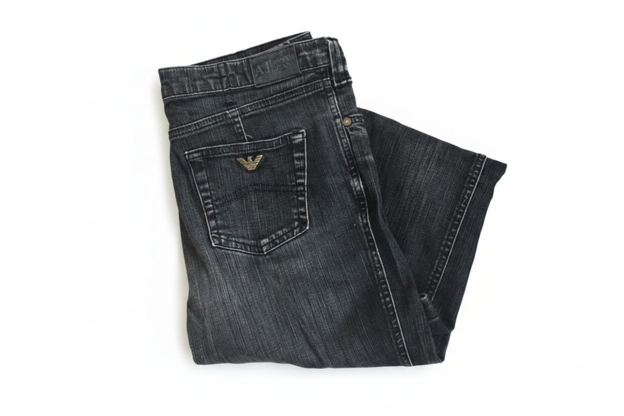Armani Jeans 31 – Bild 1 freigestellt
