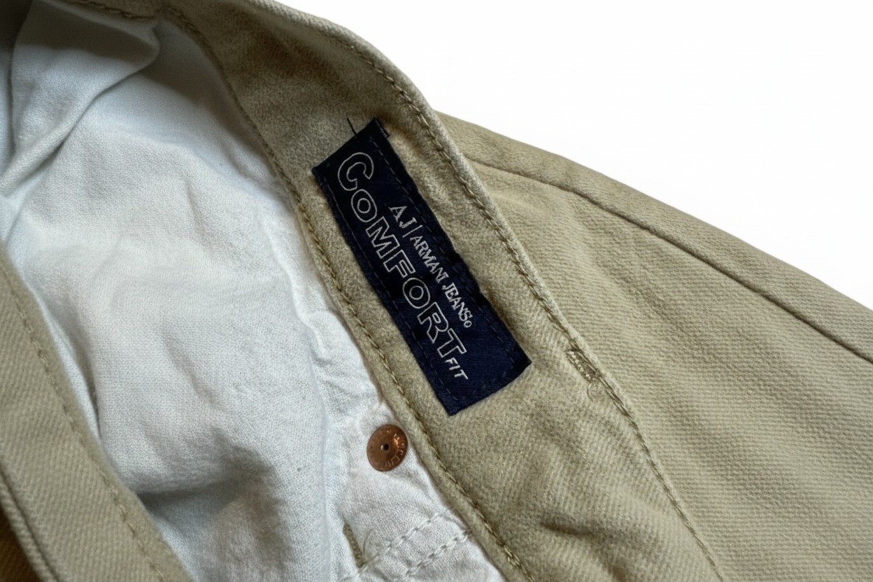 Armani Jeans L Beige – Bild 7 freigestellt